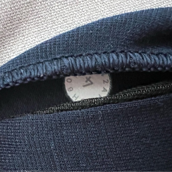 Lululemon Energy Bra Racerback Blue Size 4 - Picture 8 of 8